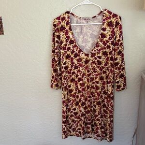Novella Royale White Floral Scoop Neck Top with Magenta & Mustard